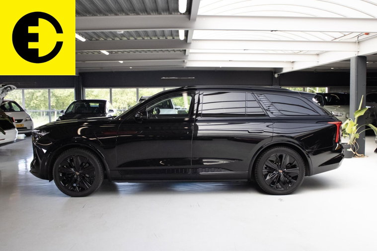 Vehicle Image 16