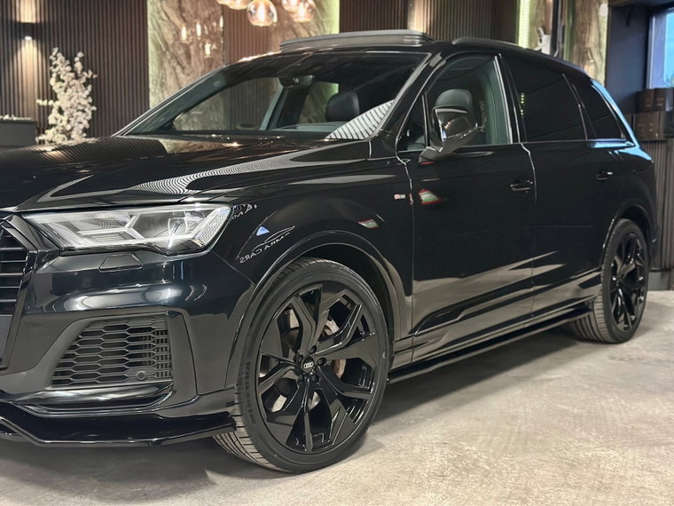 Vehicle Image 6