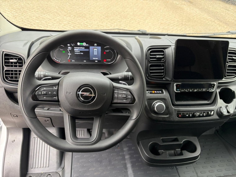 Vehicle Image 29
