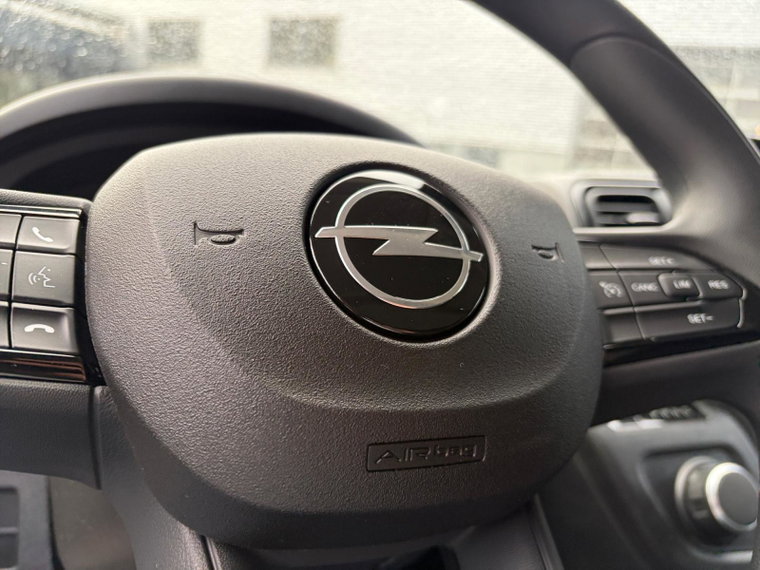 Vehicle Image 32