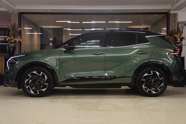 Vehicle Image 43