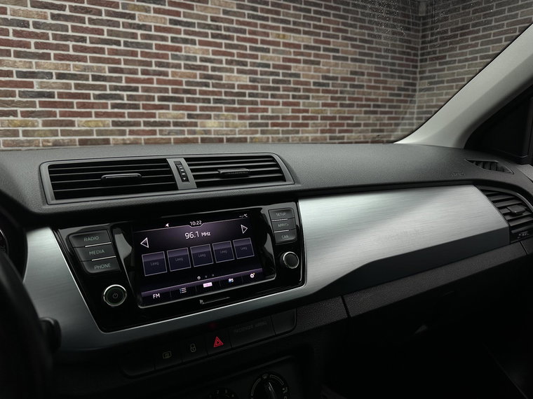 Vehicle Image 29