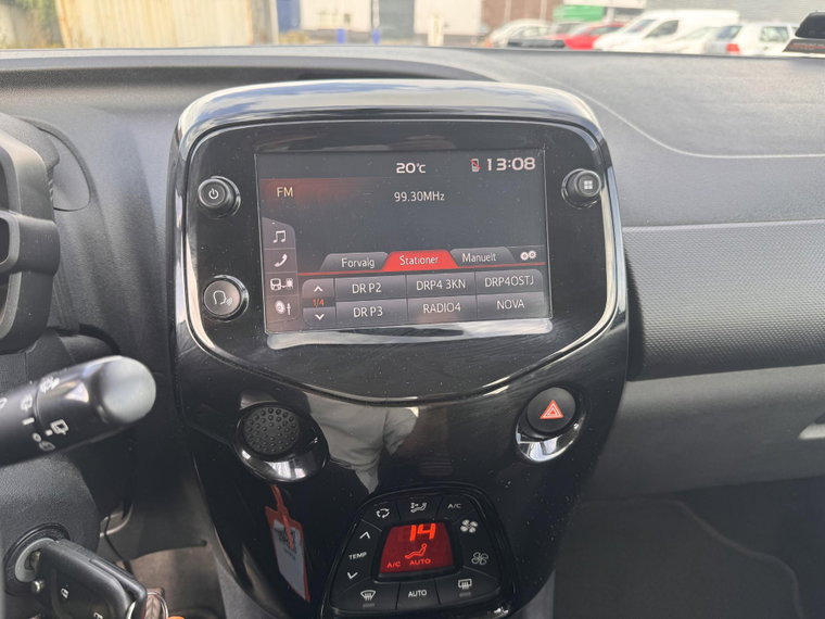 Vehicle Image 13