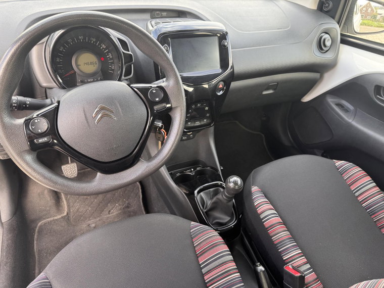 Vehicle Image 15