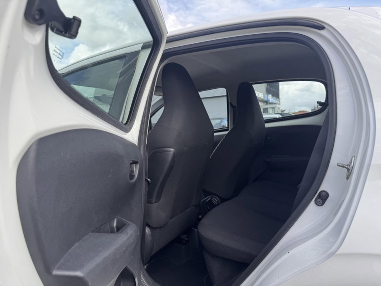 Vehicle Image 22