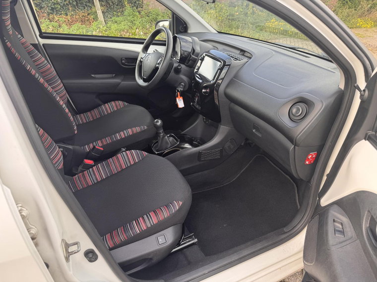 Vehicle Image 25