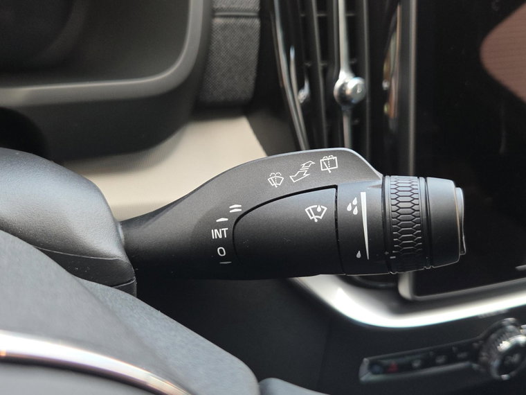 Vehicle Image 34