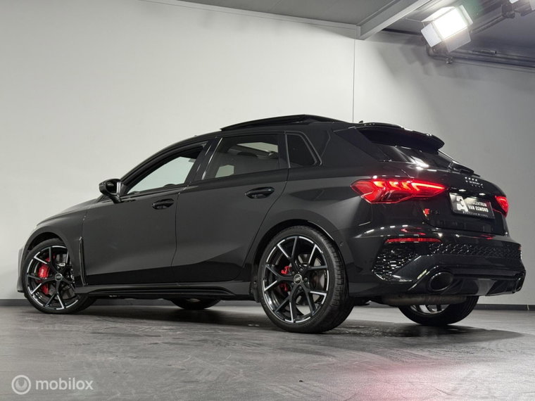Vehicle Image 26