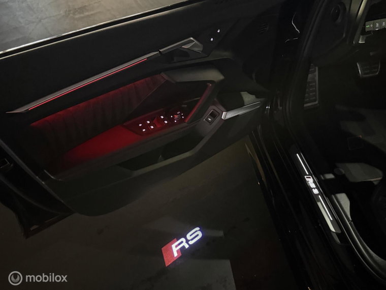 Vehicle Image 33