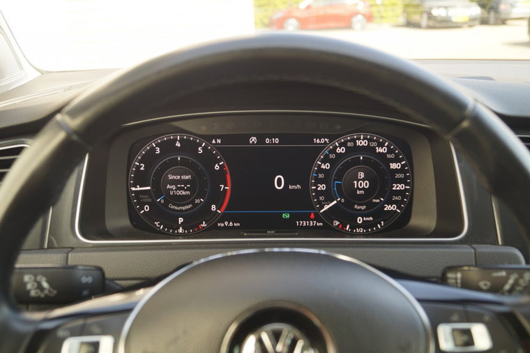Vehicle Image 17