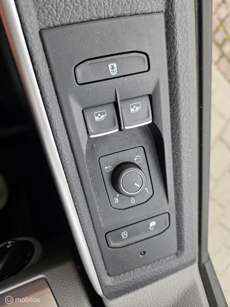 Vehicle Image 28