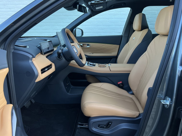 Vehicle Image 22
