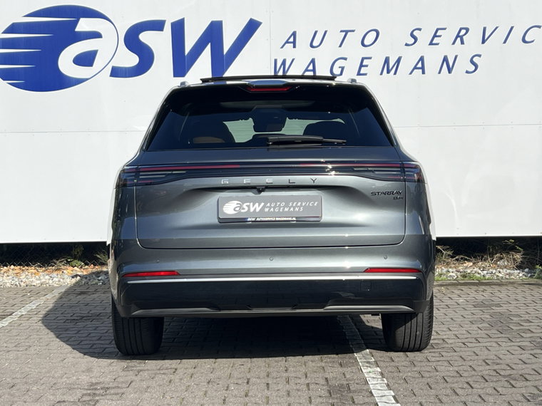 Vehicle Image 6