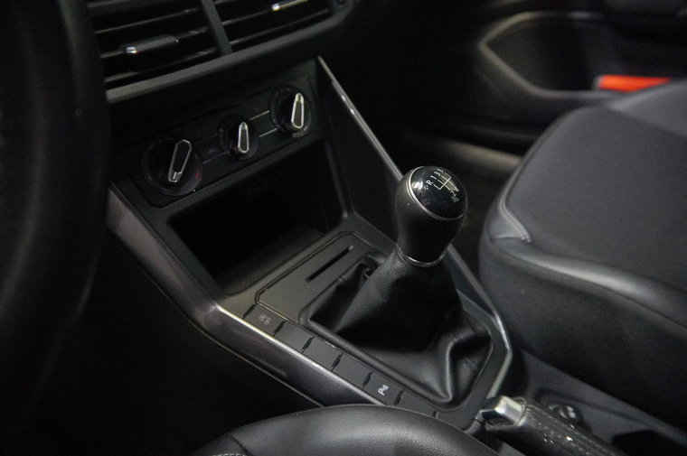 Vehicle Image 38