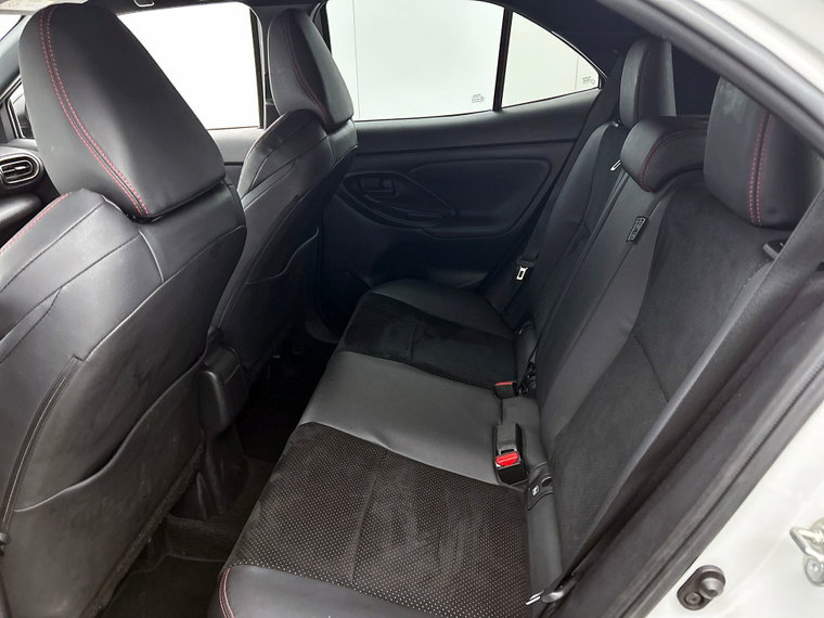 Vehicle Image 32