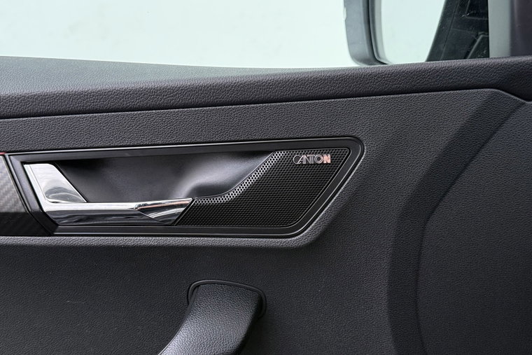 Vehicle Image 38