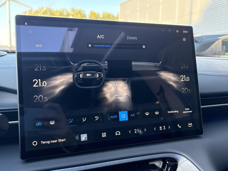 Vehicle Image 40