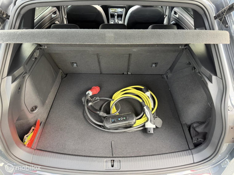 Vehicle Image 29
