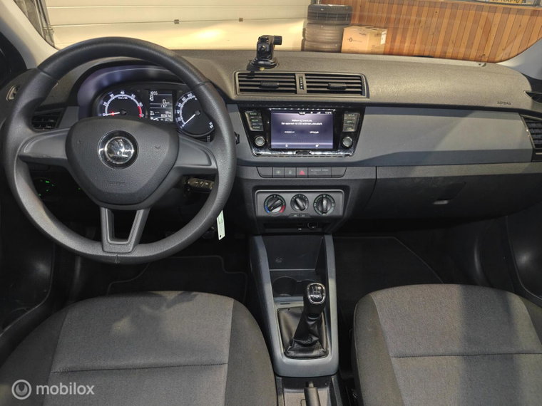 Vehicle Image 15