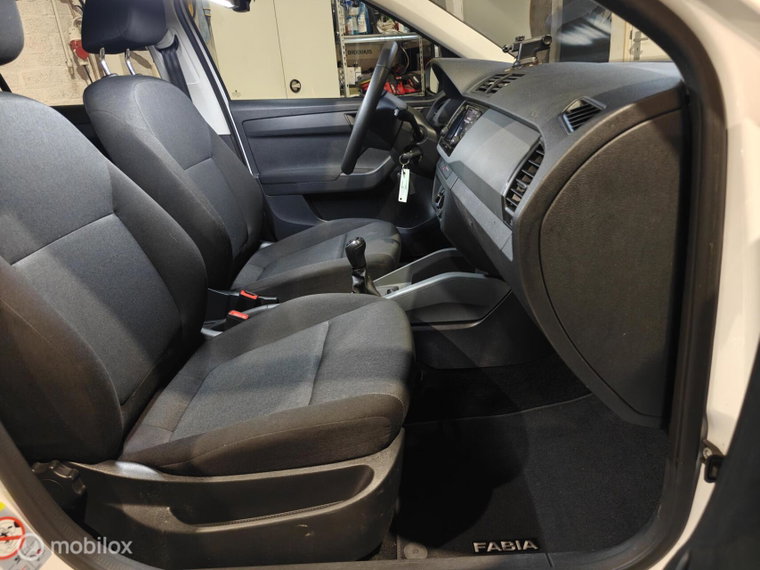 Vehicle Image 21
