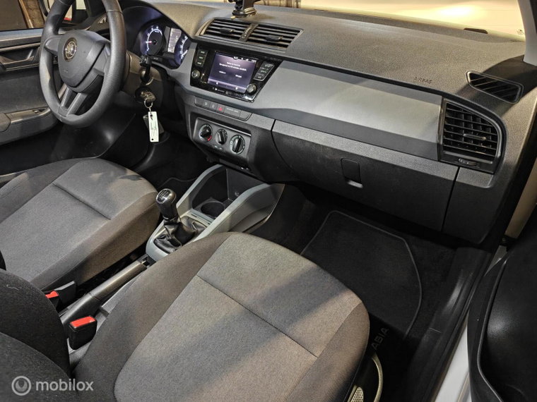 Vehicle Image 22