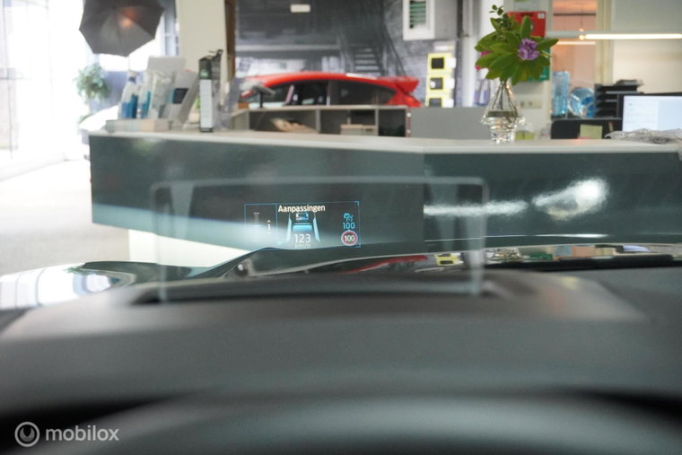 Vehicle Image 38