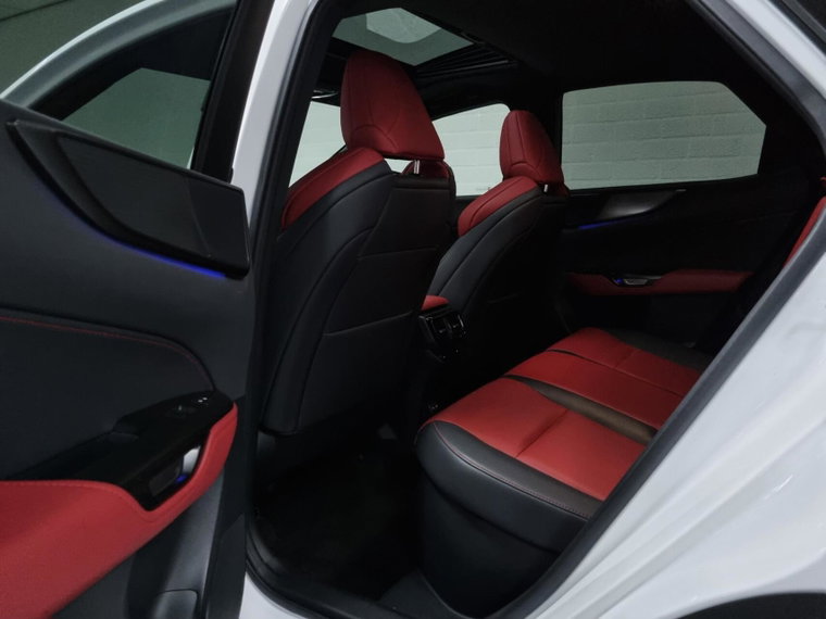 Vehicle Image 13