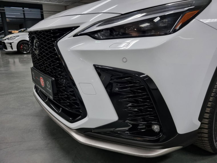 Vehicle Image 11