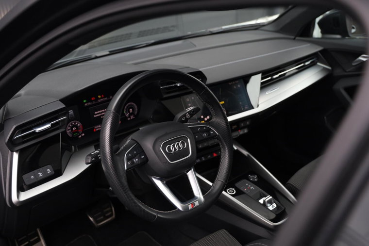 Vehicle Image 35
