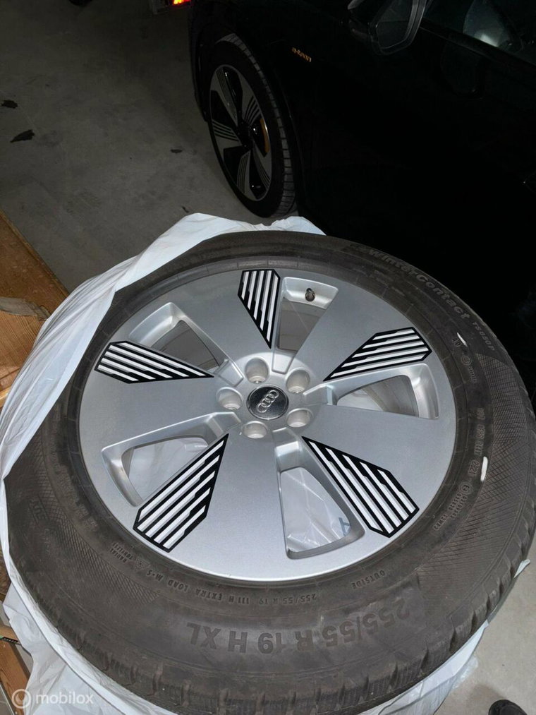 Vehicle Image 32