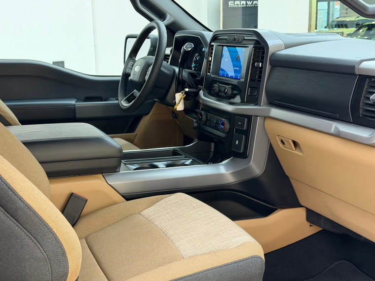 Vehicle Image 14