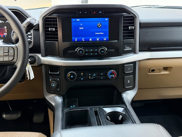 Vehicle Image 25