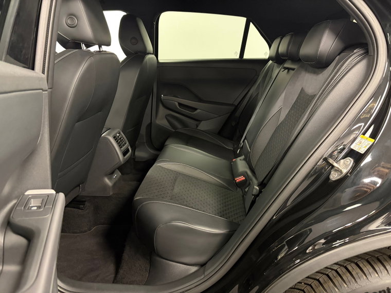 Vehicle Image 38