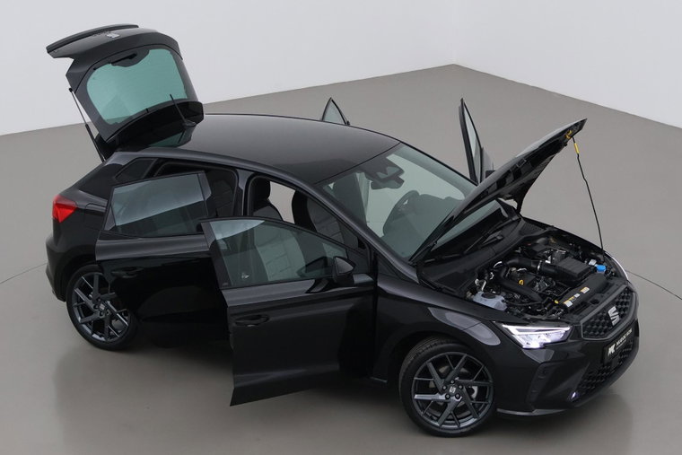 Vehicle Image 6