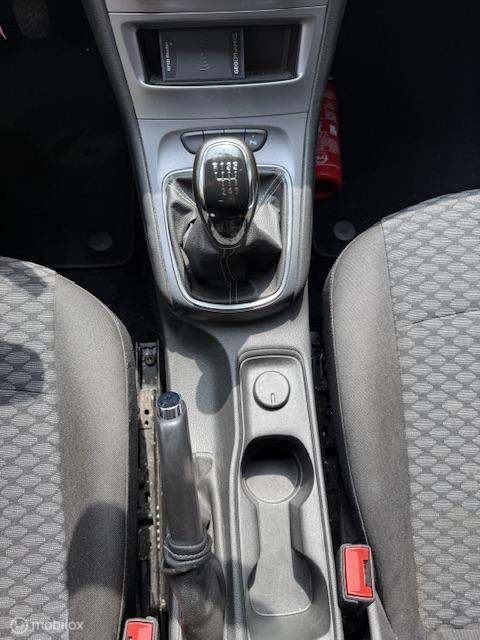 Vehicle Image 43