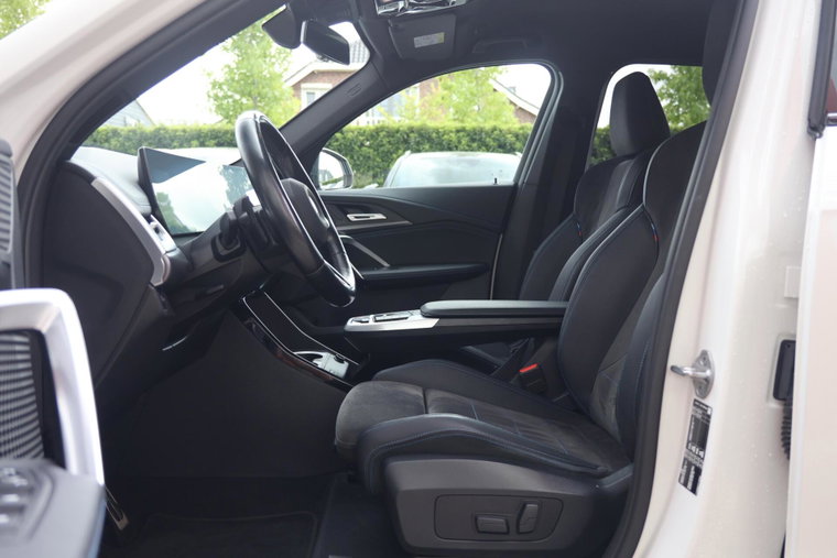 Vehicle Image 22