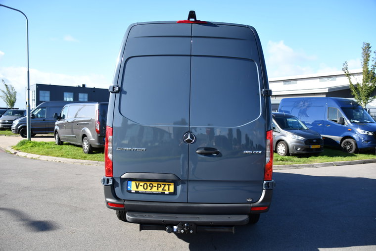 Vehicle Image 33