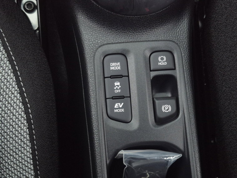 Vehicle Image 25
