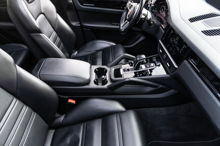 Vehicle Image 13