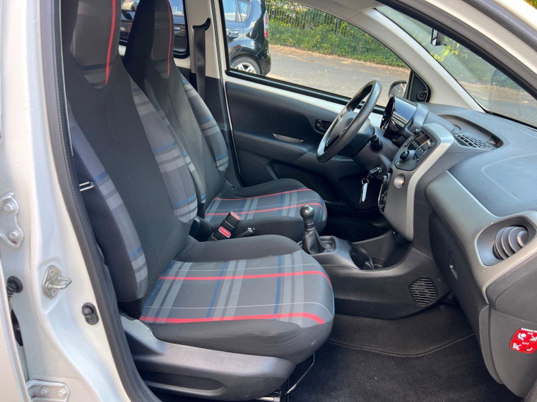 Vehicle Image 11