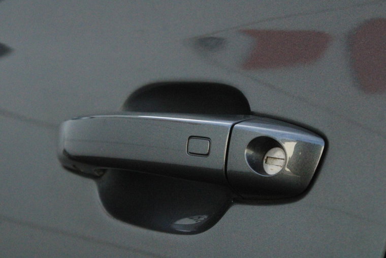 Vehicle Image 22