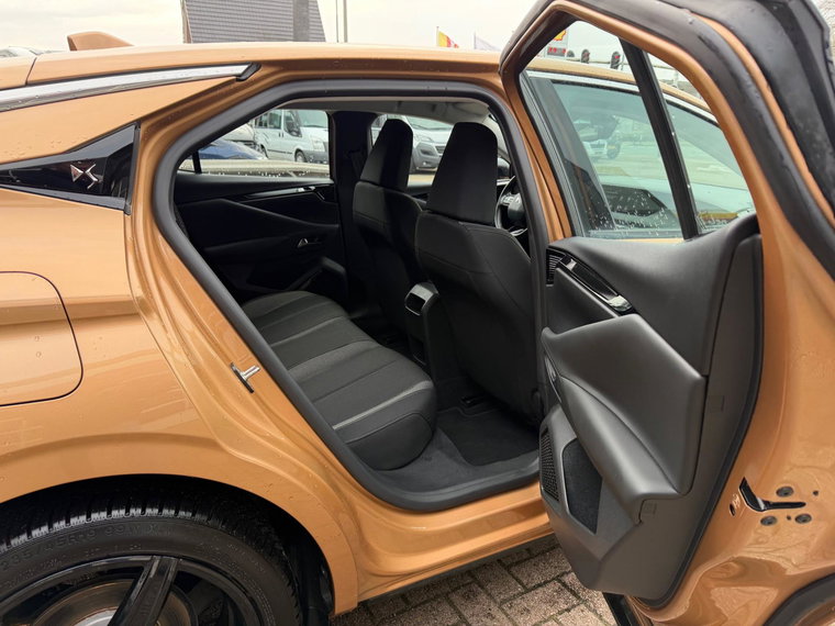 Vehicle Image 37