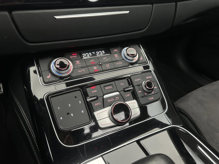 Vehicle Image 26
