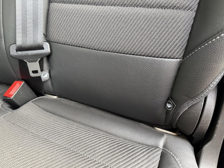 Vehicle Image 33