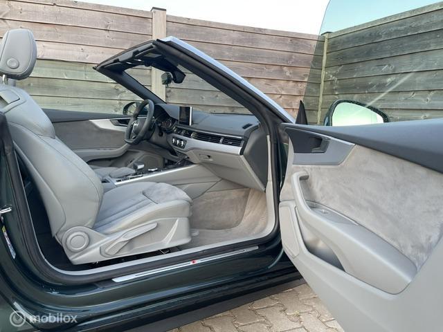 Vehicle Image 32