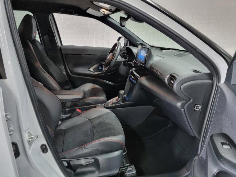 Vehicle Image 12