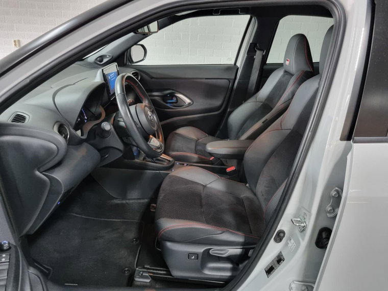 Vehicle Image 11