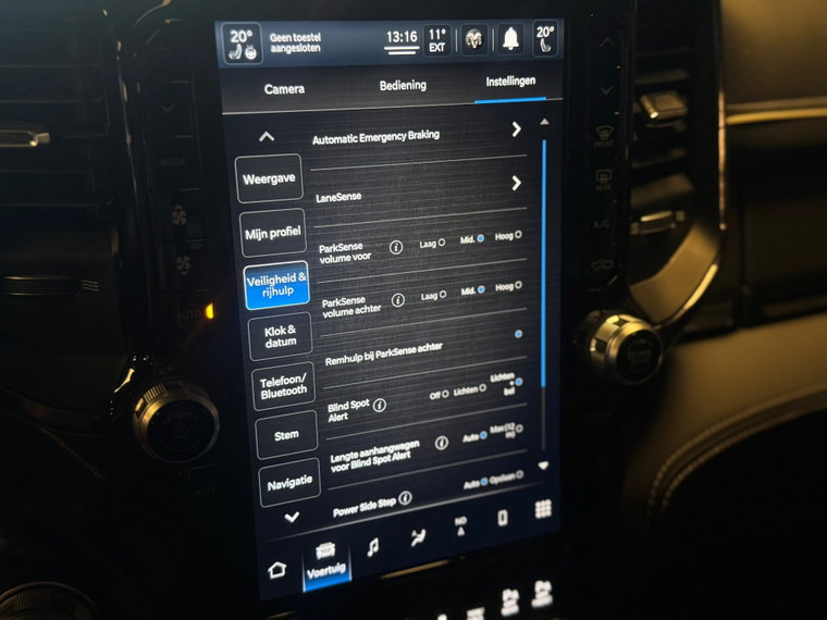 Vehicle Image 38