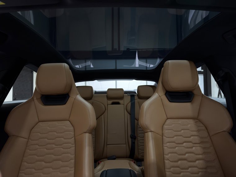 Vehicle Image 38