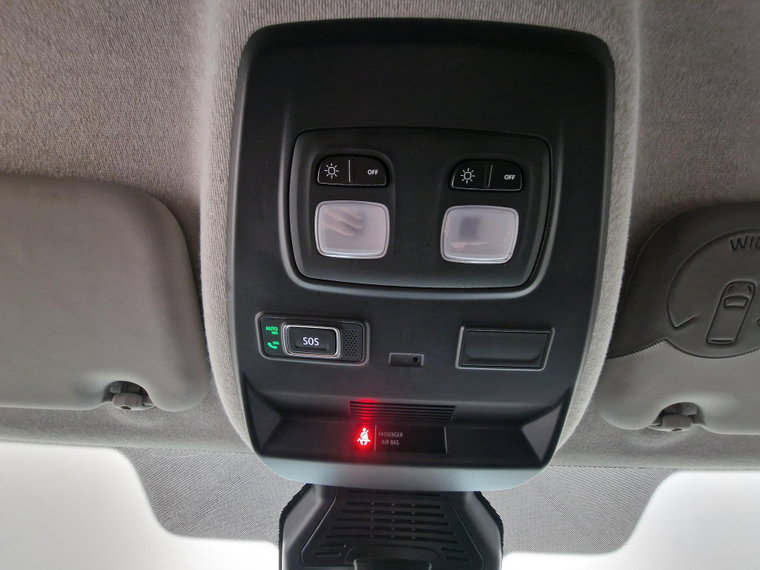 Vehicle Image 25
